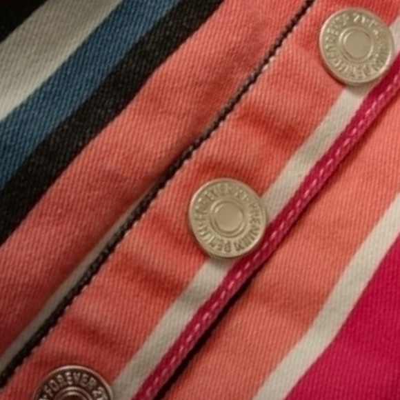 FOREVER 21 ADORABLE Striped Denim Crop Top - Picture 3 of 7